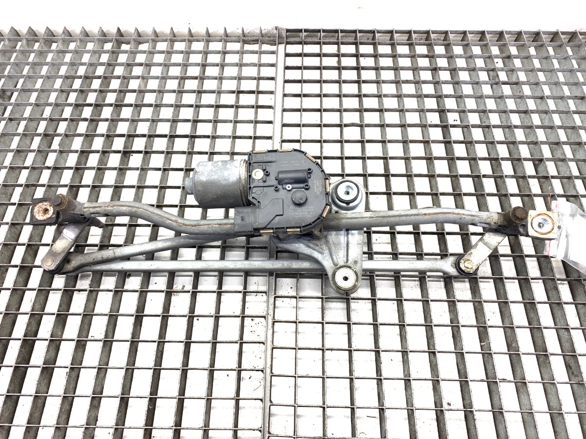 VOLVO V70 III (135) 2007 - 2016 MECHANIZM WYCIERACZEK PRZÓD 30796358